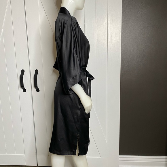 Victoria’s Secret Robe - Picture 4 of 6